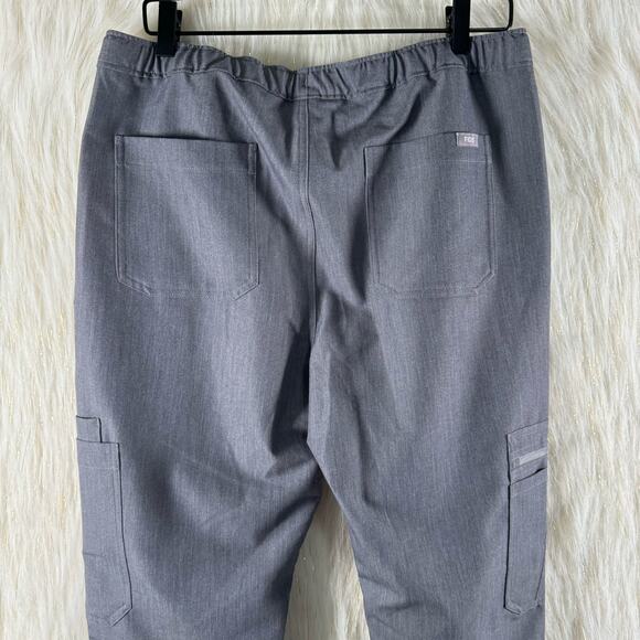 NWT Figs Cairo Scrub Pants Cargo Style Straight Leg Graphite Gray Mens Size M - Picture 6 of 9